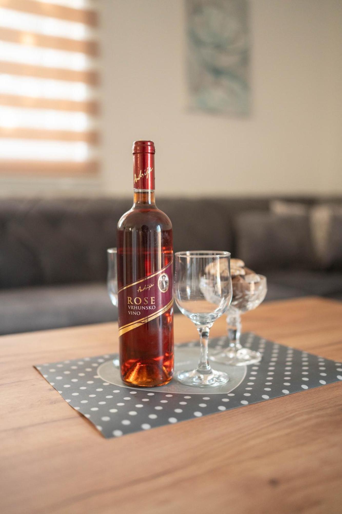 Apartmani Elegance Tuzla Extérieur photo