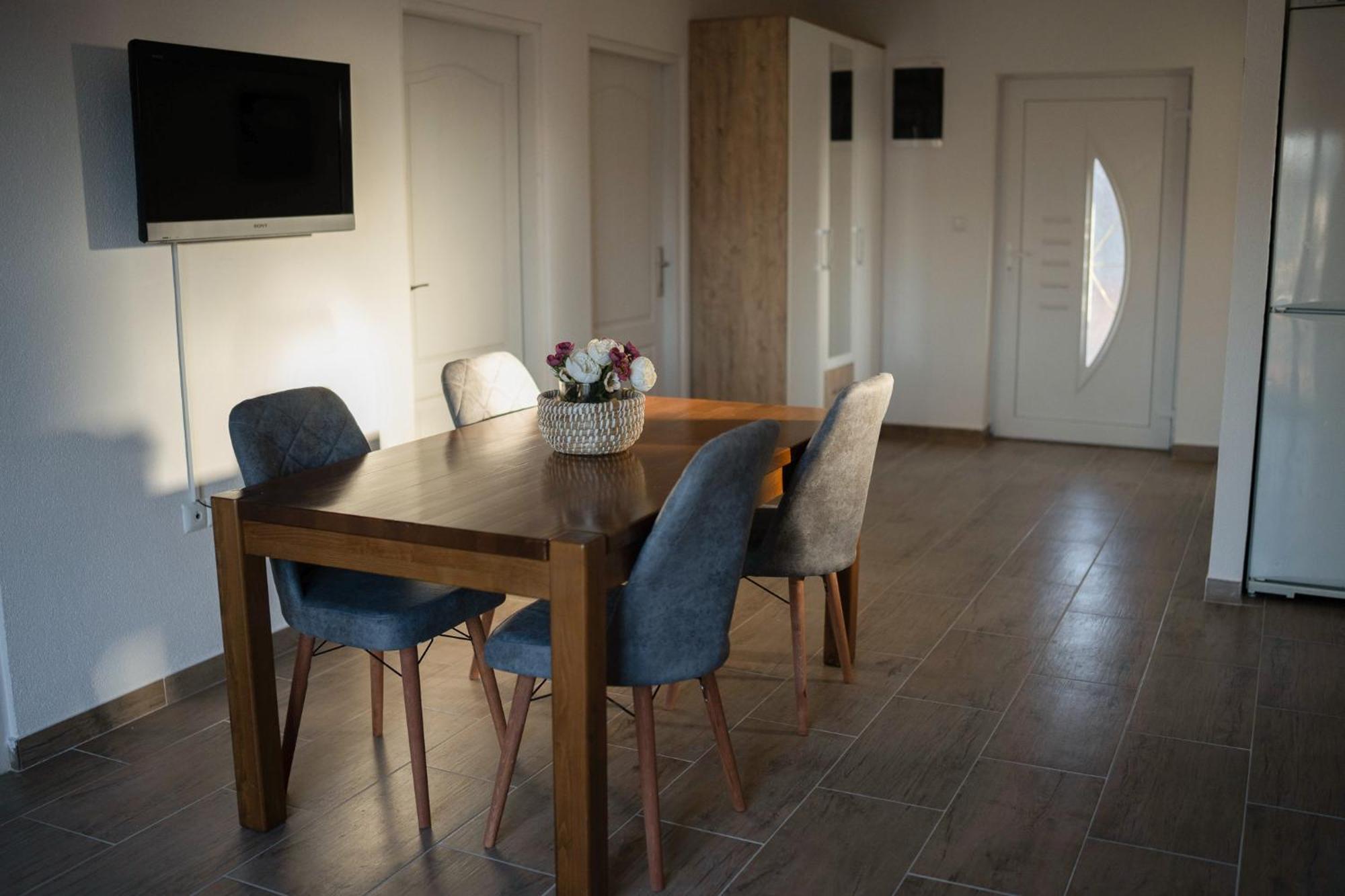 Apartmani Elegance Tuzla Extérieur photo