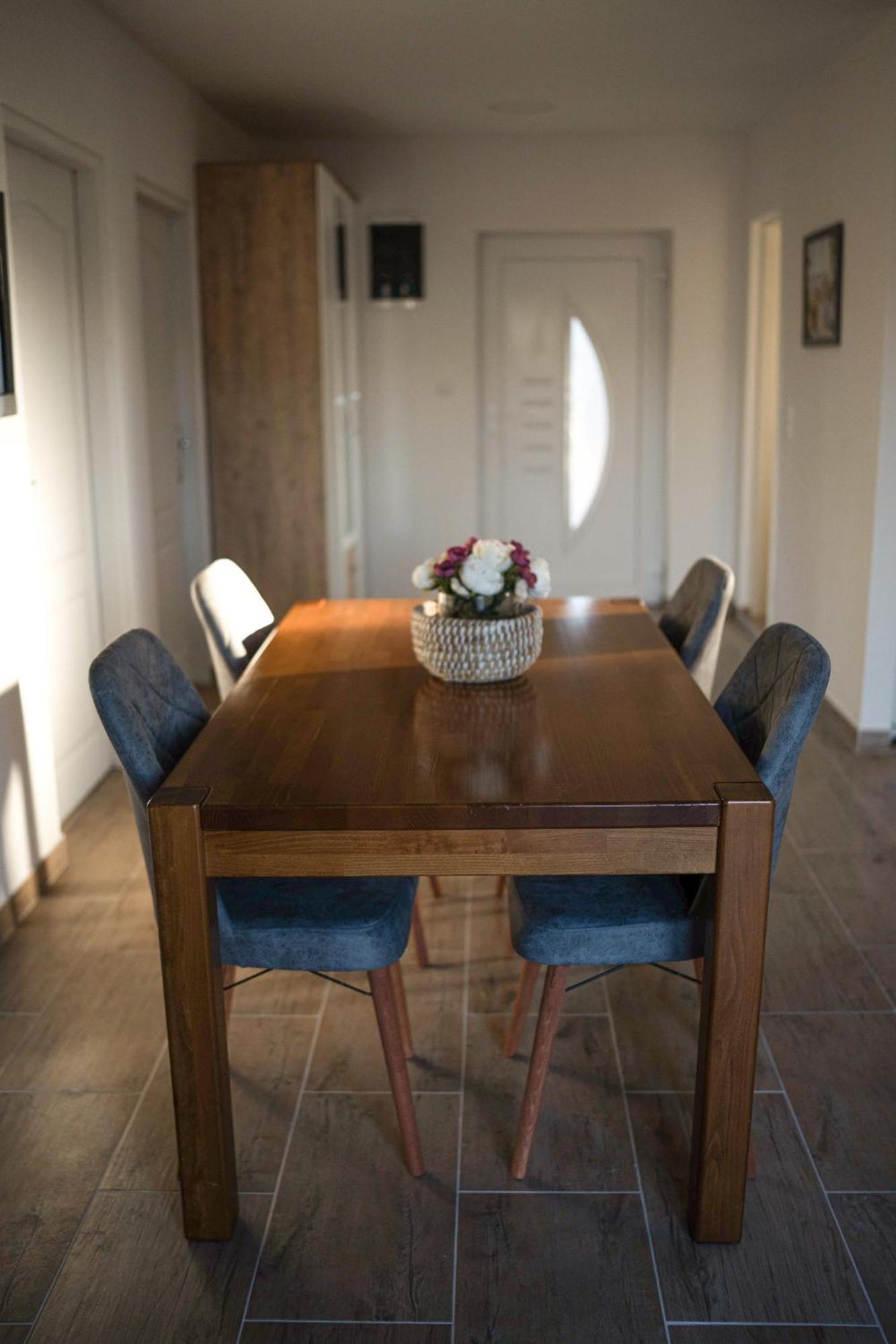 Apartmani Elegance Tuzla Chambre photo